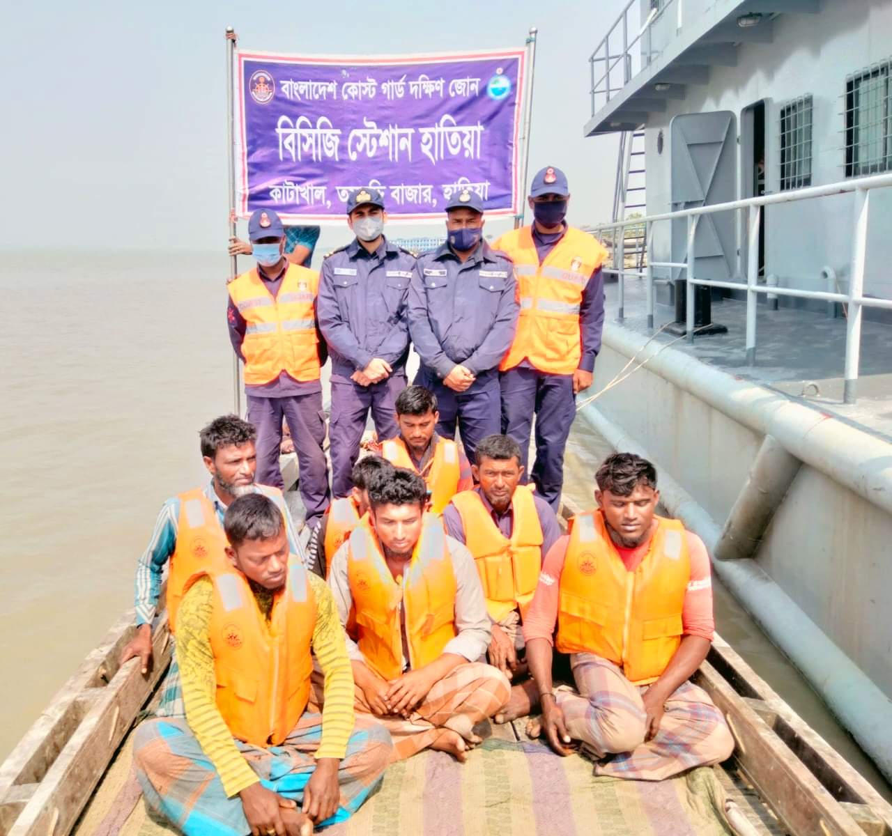 ২৩ ঘন্টা পর মনপুরা ভোলার মেঘনায় অপহৃত ৭ জেলে উদ্ধার